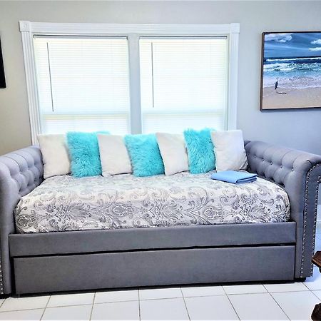 Casaazul-2605A-Couples Retreat By Beach & Pleasure Pier 1 Block Away- 2Bed 2Bath- 7 Minutes To Cruise Terminal Galveston Eksteriør bilde