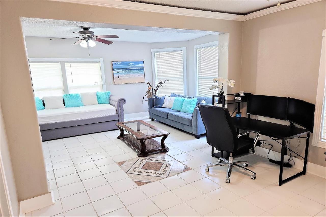 Casaazul-2605A-Couples Retreat By Beach & Pleasure Pier 1 Block Away- 2Bed 2Bath- 7 Minutes To Cruise Terminal Galveston Eksteriør bilde