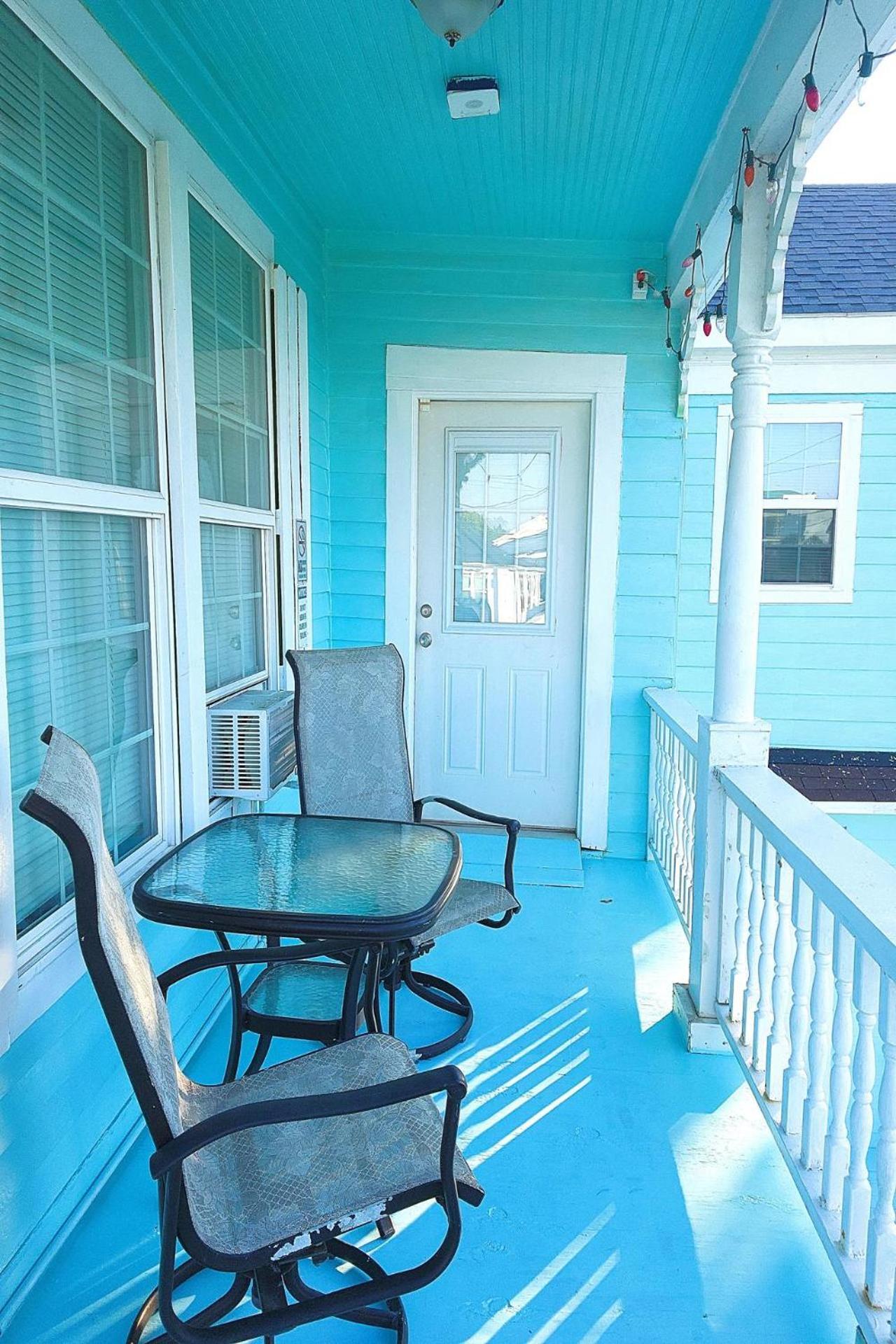 Casaazul-2605A-Couples Retreat By Beach & Pleasure Pier 1 Block Away- 2Bed 2Bath- 7 Minutes To Cruise Terminal Galveston Eksteriør bilde